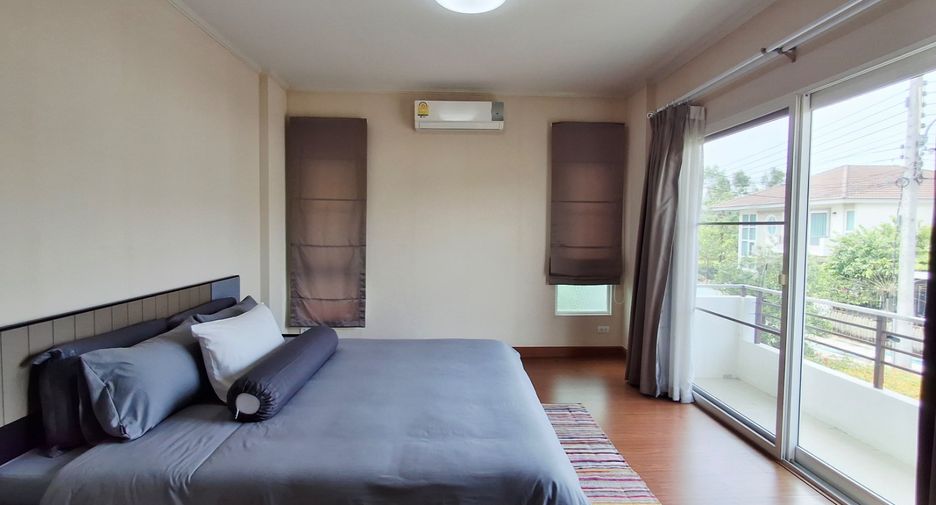 For rent 3 bedrooms house in San Kamphaeng, Chiang Mai