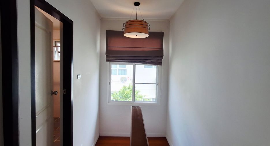 For rent 3 bedrooms house in San Kamphaeng, Chiang Mai
