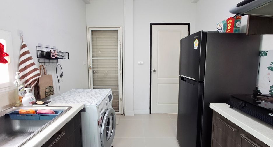 For rent 3 bedrooms house in San Kamphaeng, Chiang Mai