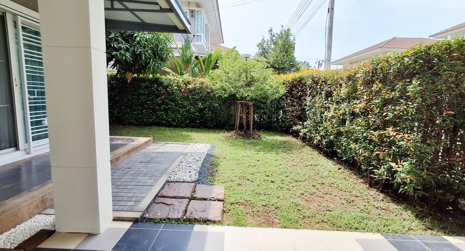 For rent 3 bedrooms house in San Kamphaeng, Chiang Mai