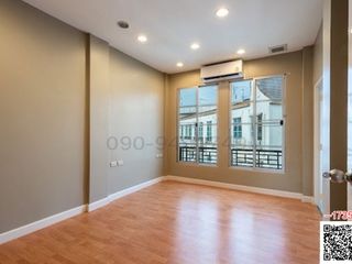 Casa adosada en alquiler de 4 habitaciones en Chatuchak, Bangkok