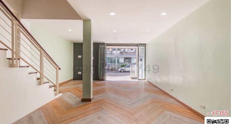 For rent 4 bedrooms townhouse in Chatuchak, Bangkok