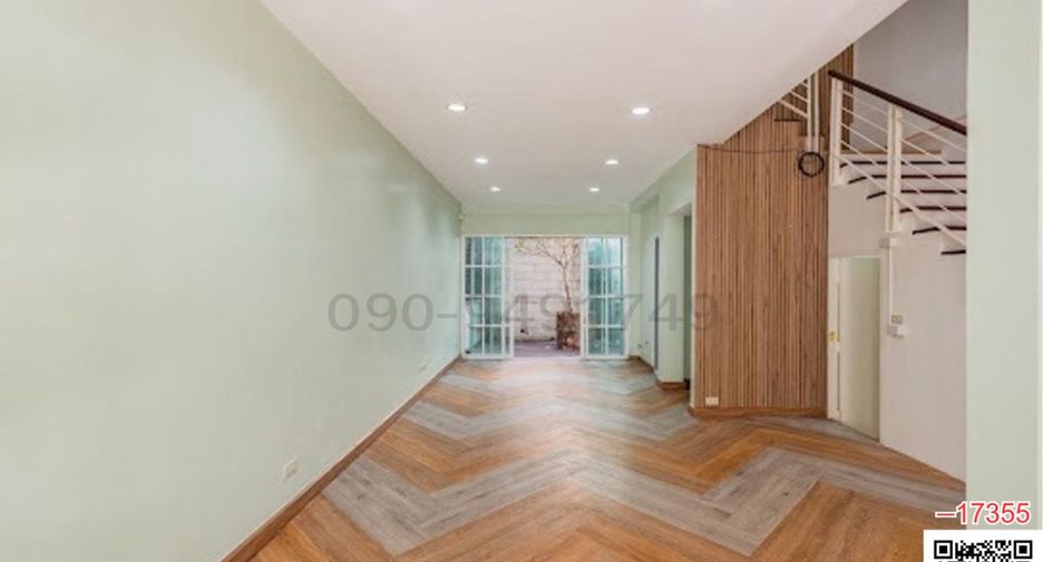 For rent 4 bedrooms townhouse in Chatuchak, Bangkok