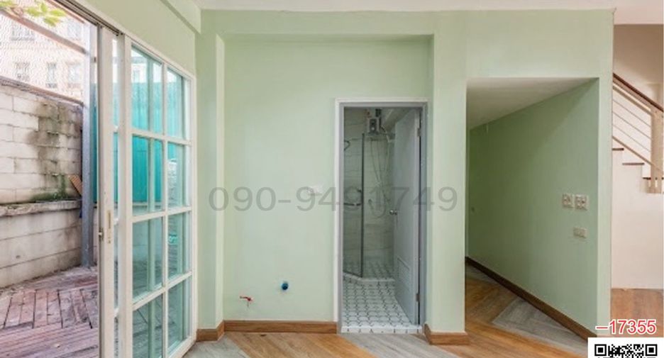 For rent 4 bedrooms townhouse in Chatuchak, Bangkok