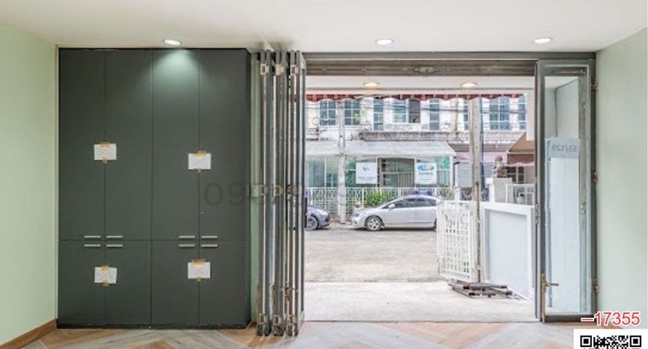 For rent 4 bedrooms townhouse in Chatuchak, Bangkok
