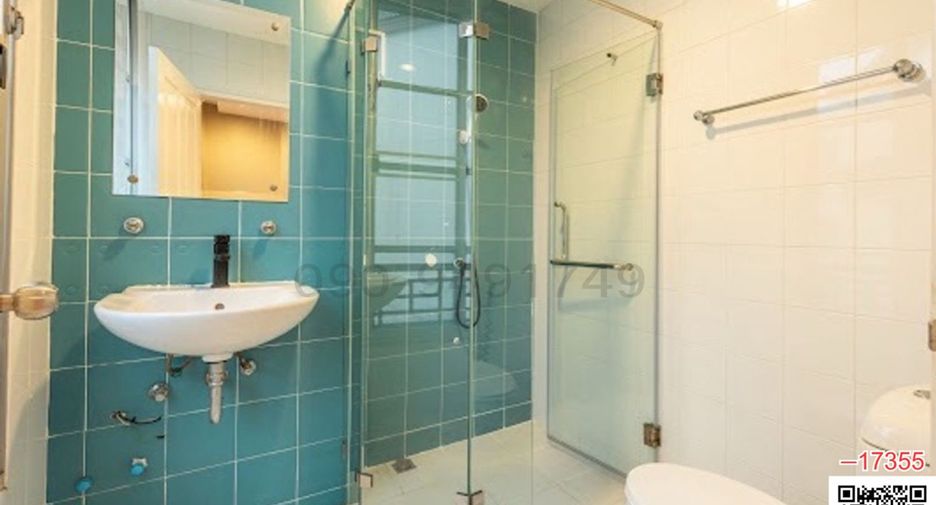 For rent 4 bedrooms townhouse in Chatuchak, Bangkok