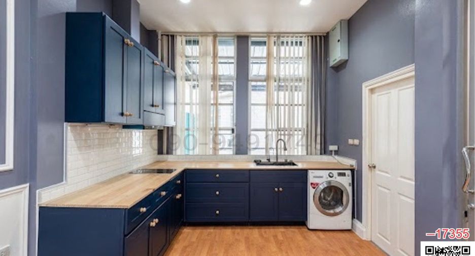 For rent 4 bedrooms townhouse in Chatuchak, Bangkok
