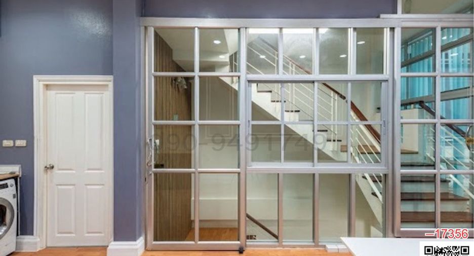 For sale 4 bedrooms townhouse in Chatuchak, Bangkok