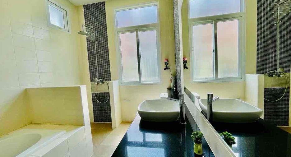 For rent 3 bedrooms villa in South Pattaya, Pattaya