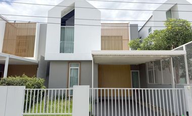 Casa en alquiler y en venta de 1 habitaciones en San Kamphaeng, Chiang Mai
