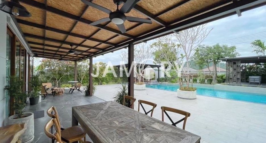 For rent and for sale 3 bedrooms villa in East Pattaya, Pattaya