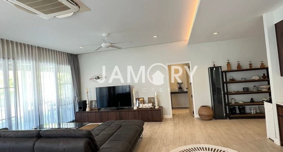 For rent and for sale 3 bedrooms villa in East Pattaya, Pattaya