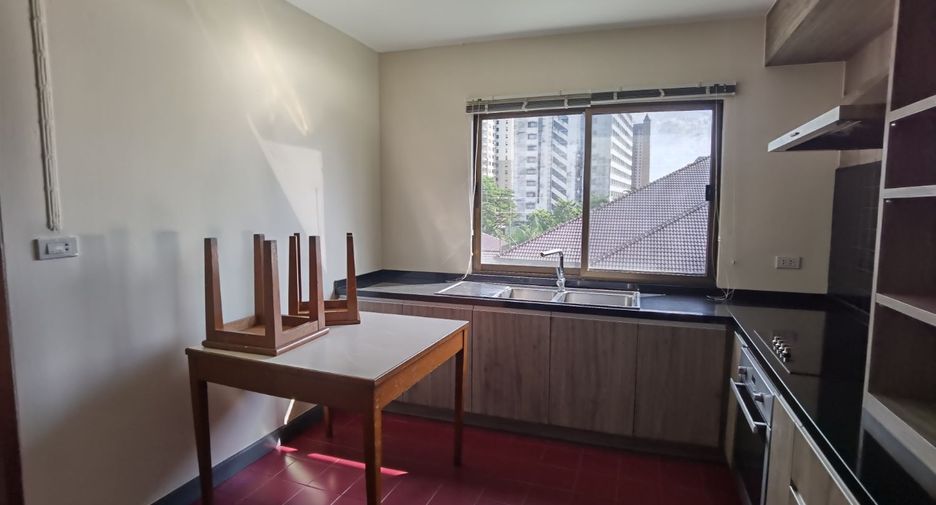 À louer 3 chambres appartement à Phaya Thai, Bangkok