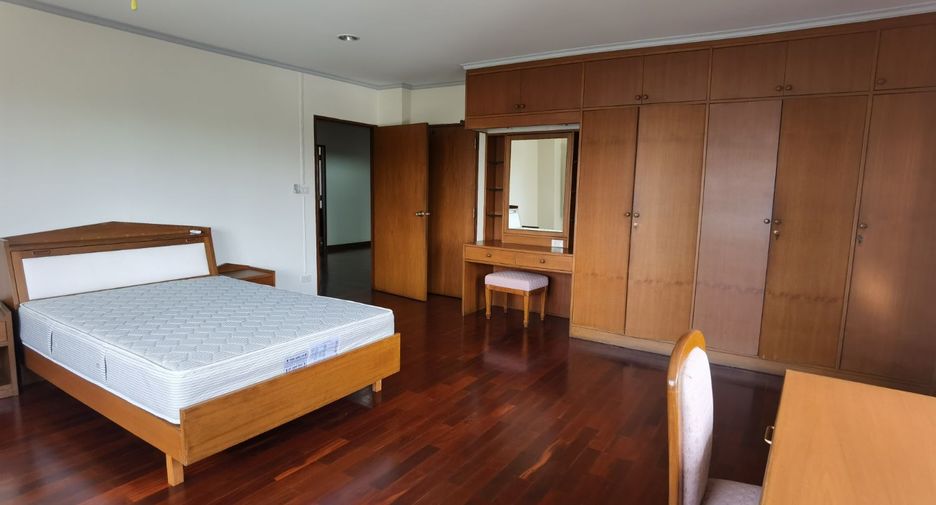 À louer 3 chambres appartement à Phaya Thai, Bangkok