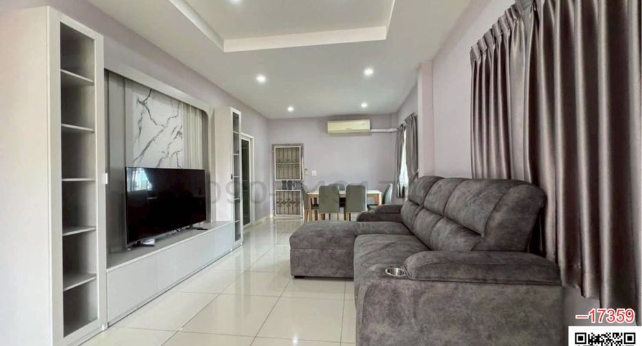 For rent 4 bedrooms townhouse in Khlong Sam Wa, Bangkok