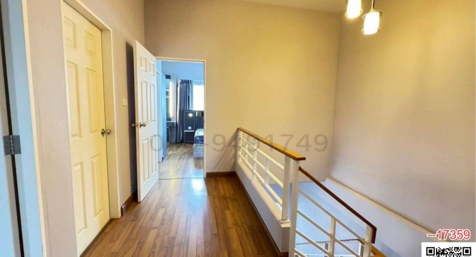 For rent 4 bedrooms townhouse in Khlong Sam Wa, Bangkok