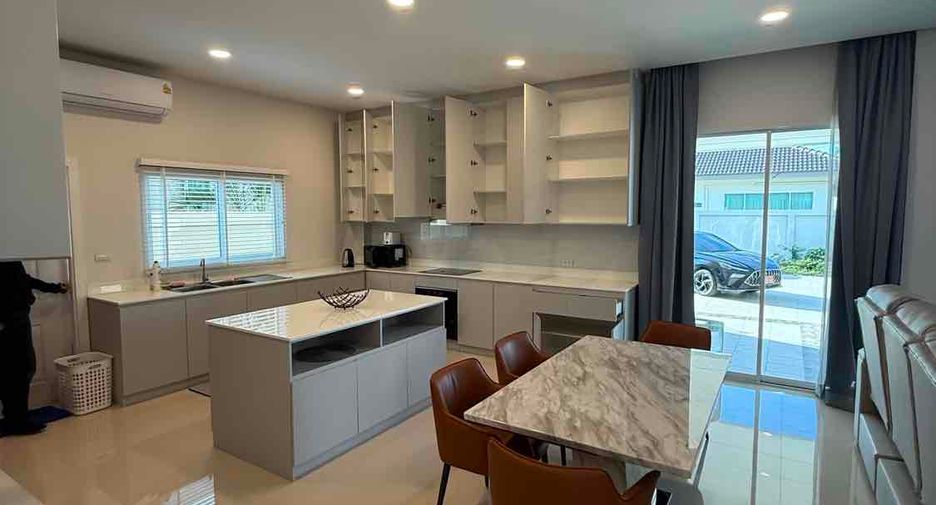 Villa en alquiler de 3 habitaciones en Huay Yai, Pattaya