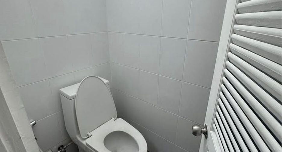 For rent retail Space in Khlong Toei, Bangkok