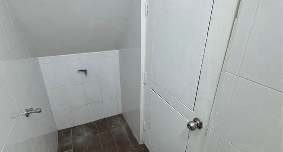 For rent retail Space in Khlong Toei, Bangkok