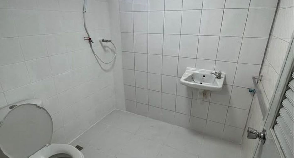 For rent retail Space in Khlong Toei, Bangkok