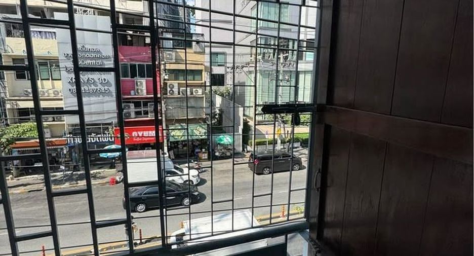 For rent retail Space in Khlong Toei, Bangkok