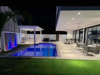For Rent 7 Bedroom Villa In Bang Lamung, Chonburi