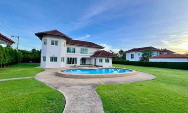 À vendre et à louer 5 chambres villa à East Pattaya, Pattaya