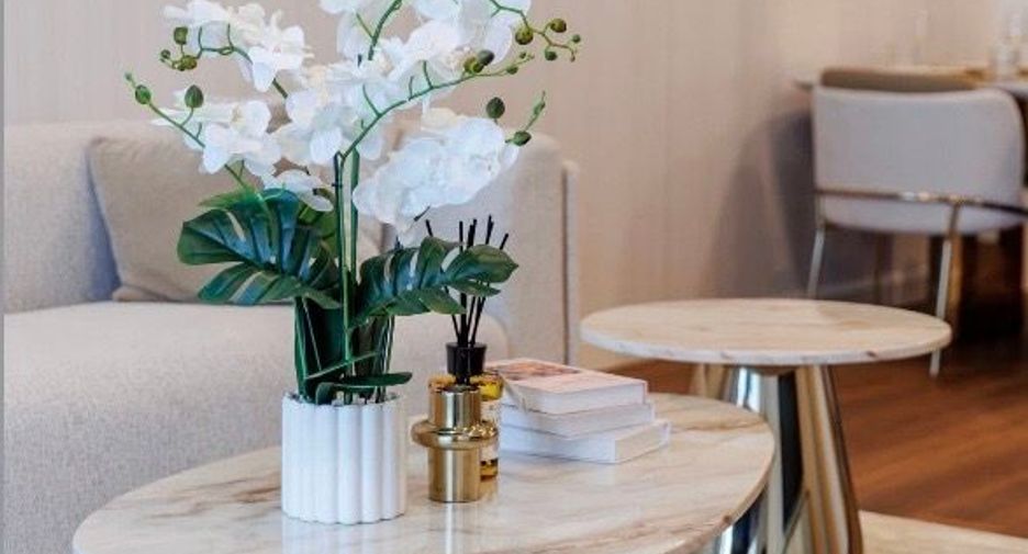 For rent and for sale 2 bedrooms condo in Pathum Wan, Bangkok