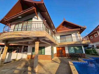 For rent 5 bedrooms villa in Bang Lamung, Chonburi