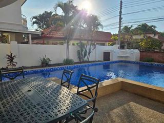 For rent 5 bedrooms villa in Bang Lamung, Chonburi