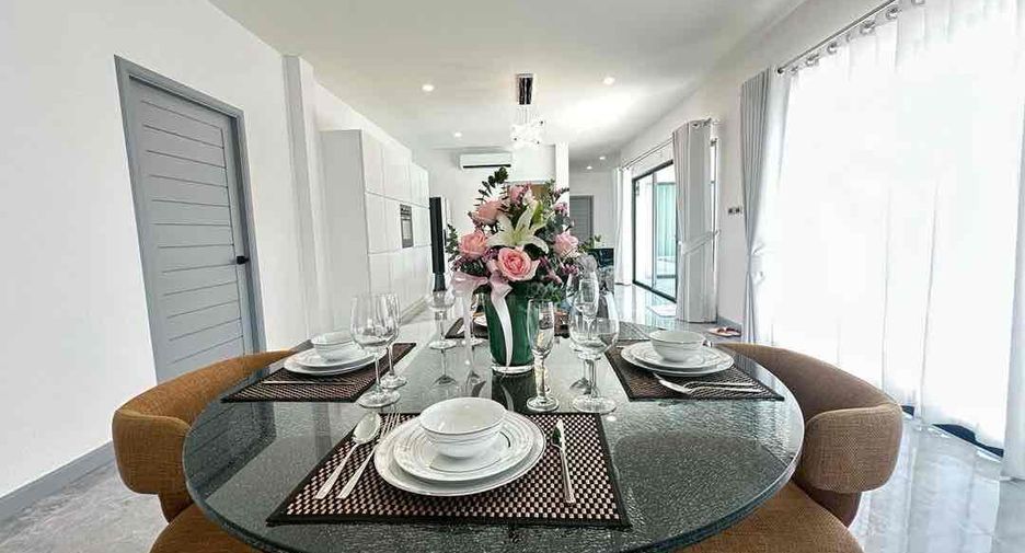 For sale and for rent 4 bedrooms villa in Huay Yai, Pattaya