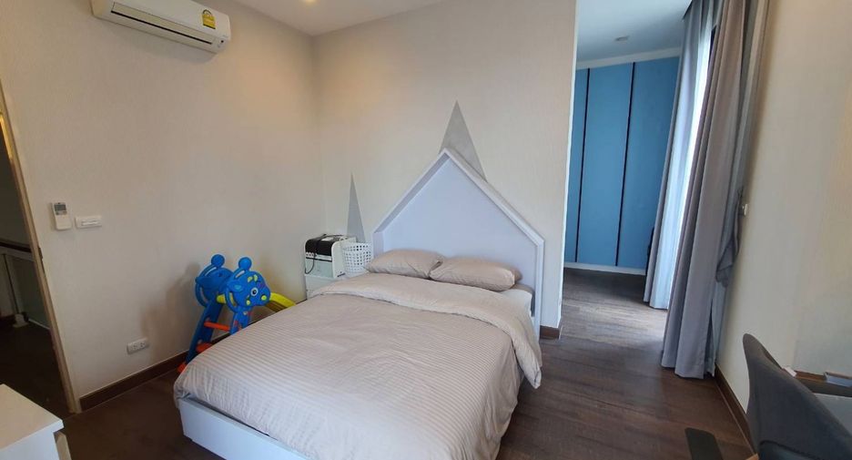 Casa en venta de 4 habitaciones en Lat Phrao, Bangkok