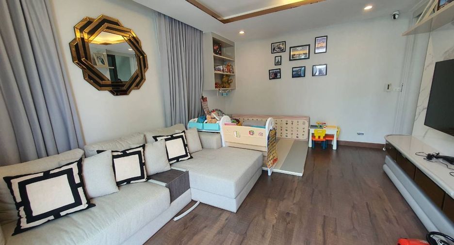 Casa en venta de 4 habitaciones en Lat Phrao, Bangkok