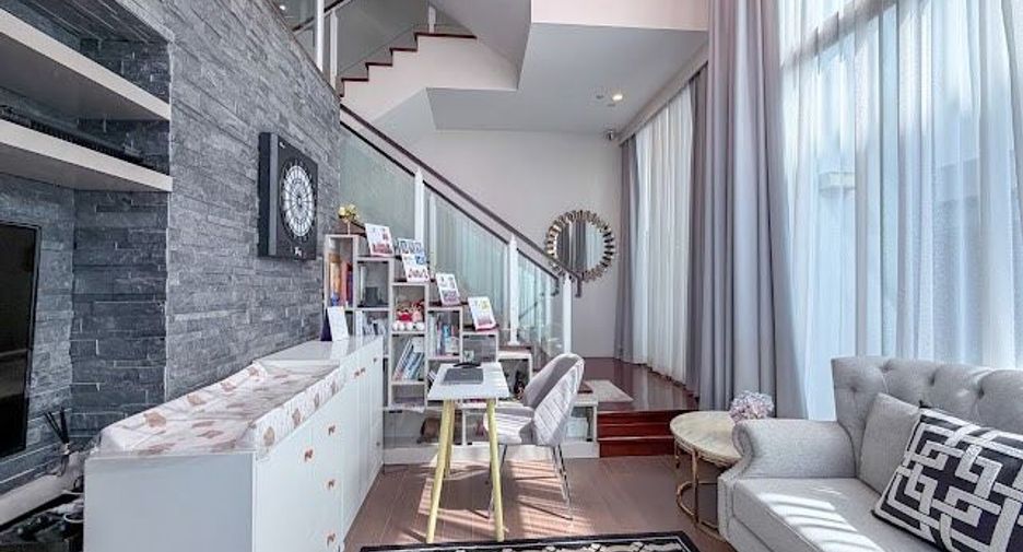 À vendre 4 chambres maison à Lat Phrao, Bangkok