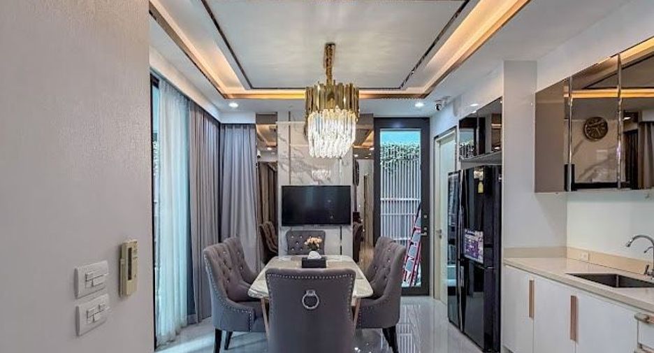 À vendre 4 chambres maison à Lat Phrao, Bangkok