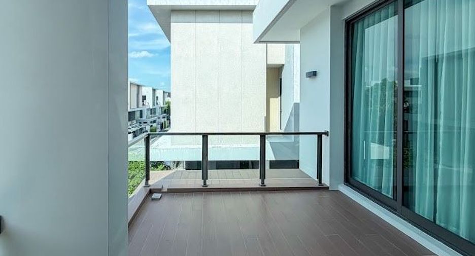 À vendre 4 chambres maison à Lat Phrao, Bangkok