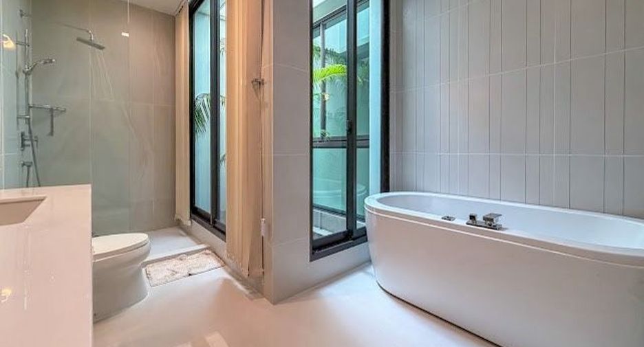 À vendre 4 chambres maison à Lat Phrao, Bangkok