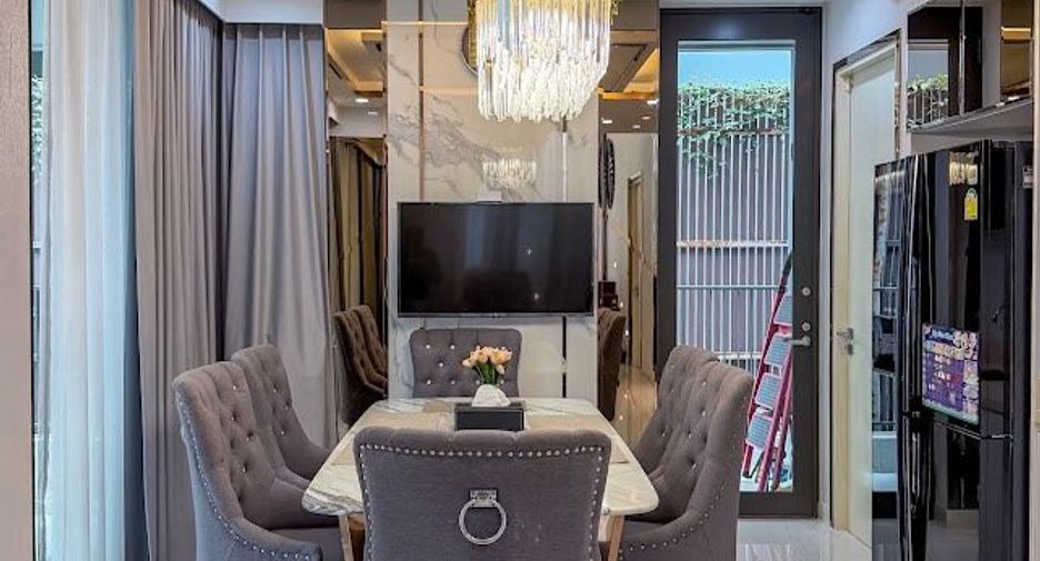 À vendre 4 chambres maison à Lat Phrao, Bangkok