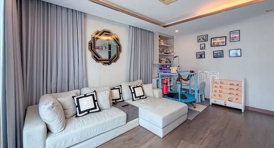 À vendre 4 chambres maison à Lat Phrao, Bangkok
