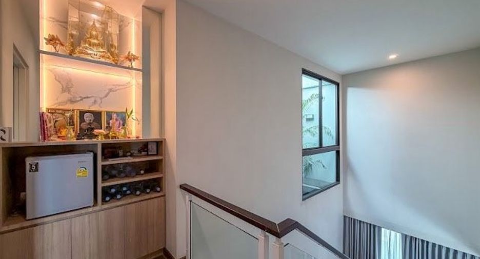 À vendre 4 chambres maison à Lat Phrao, Bangkok