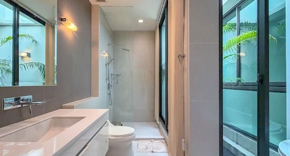 À vendre 4 chambres maison à Lat Phrao, Bangkok
