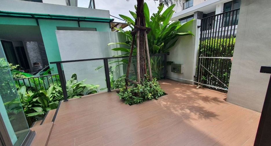 À vendre 4 chambres maison à Lat Phrao, Bangkok