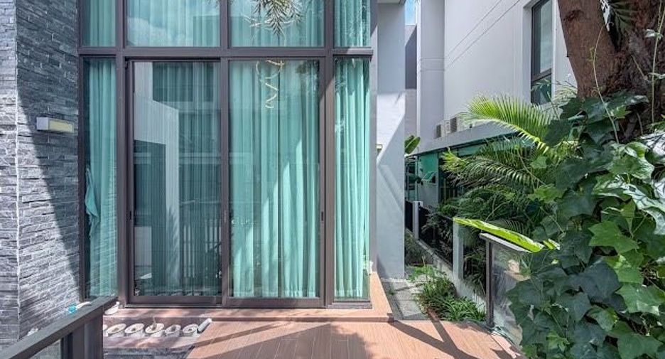 À vendre 4 chambres maison à Lat Phrao, Bangkok