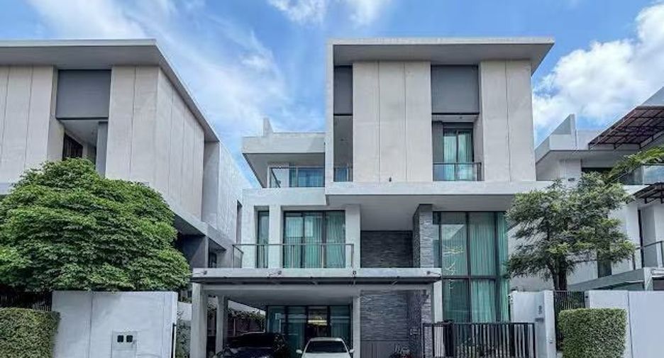À vendre 4 chambres maison à Lat Phrao, Bangkok