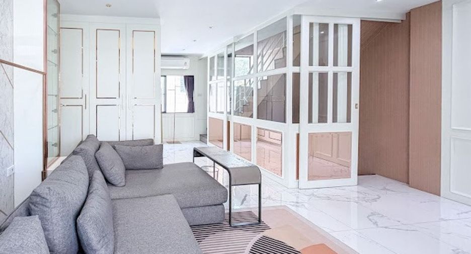For rent 1 bed townhouse in Bueng Kum, Bangkok