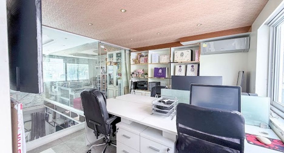 For rent 1 bed townhouse in Bueng Kum, Bangkok