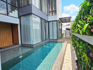 For rent 4 bedrooms townhouse in Suan Luang, Bangkok