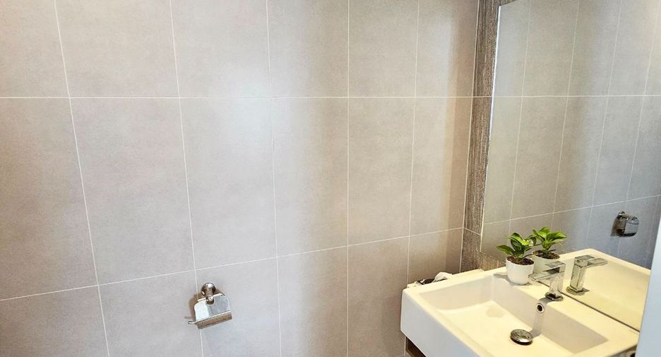For rent 4 bedrooms townhouse in Suan Luang, Bangkok