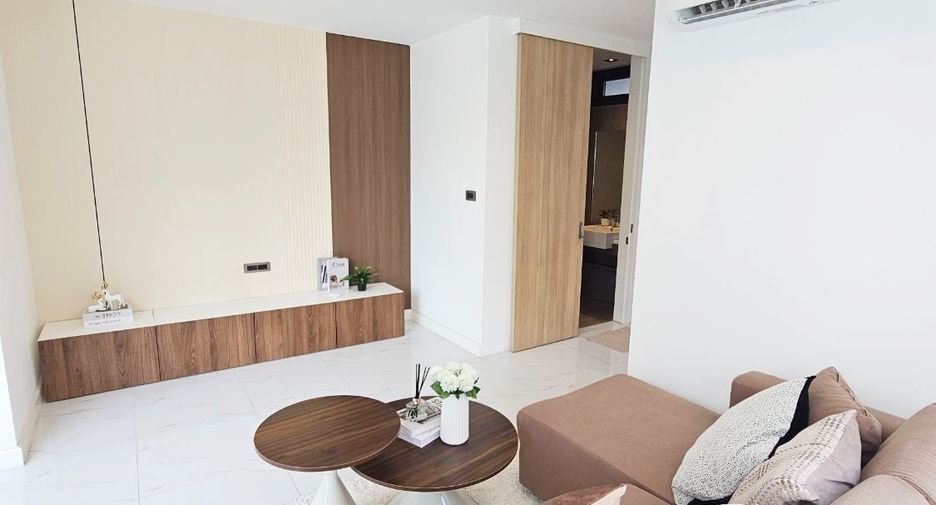 For rent 4 bedrooms townhouse in Suan Luang, Bangkok