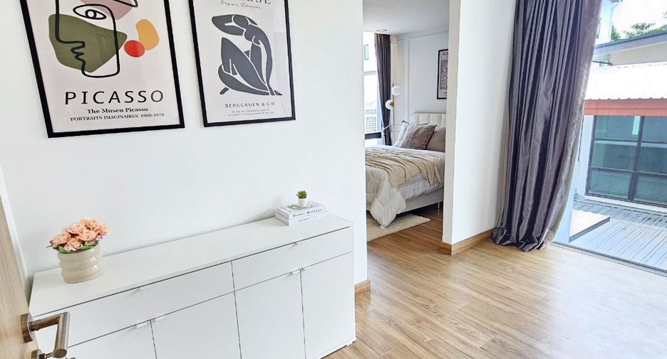 For rent 4 bedrooms townhouse in Suan Luang, Bangkok